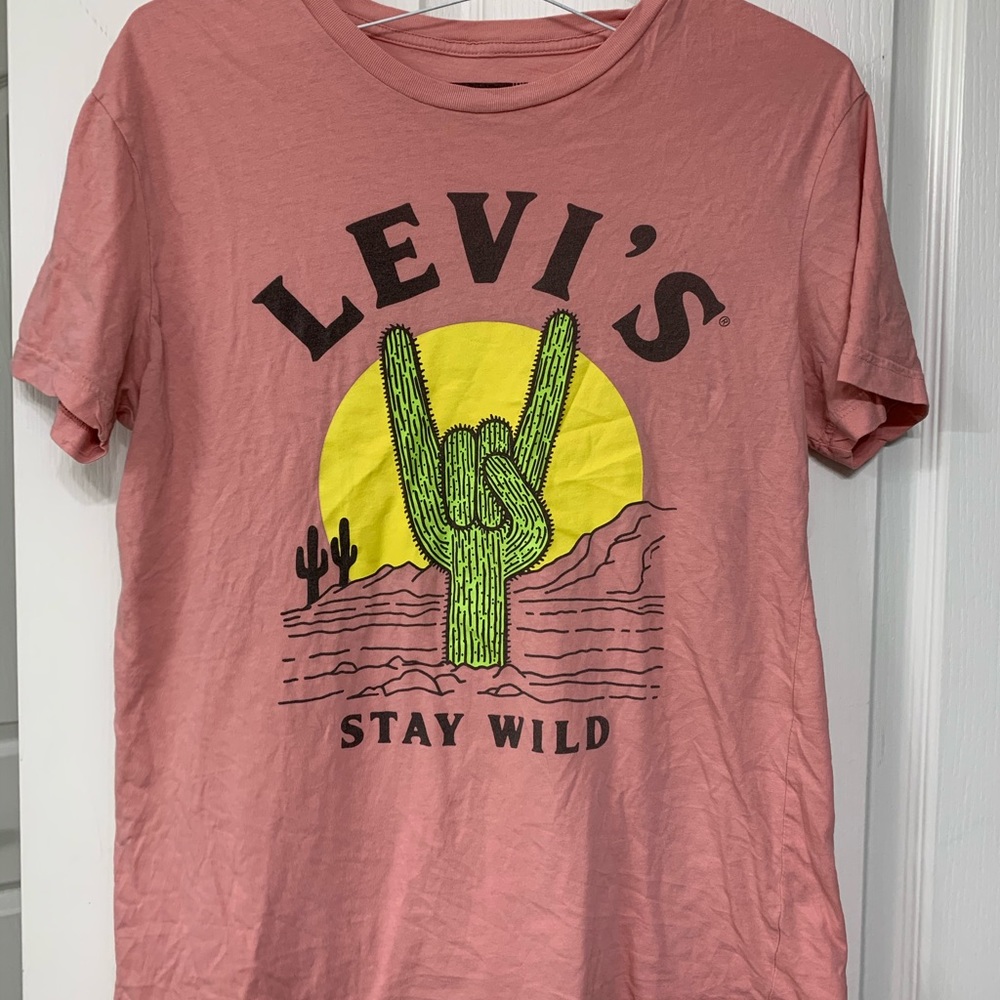 vintage looking levi’s shirt